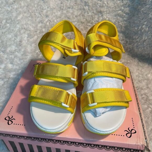 New Pazzle Kala3 yellow fabric straps and white rubber platform sandals size 9 - Picture 3 of 9